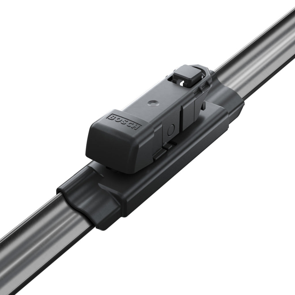 Detaliu adaptor central Bosch pe lamela ștergătorului Aerotwin A555S