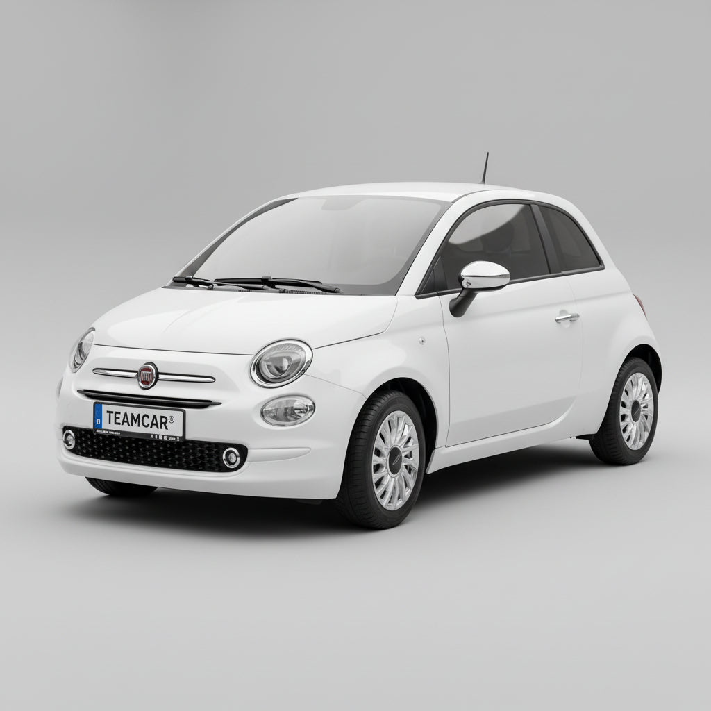 Fiat 500 Hatchback Facelift alb pe fundal gri.
