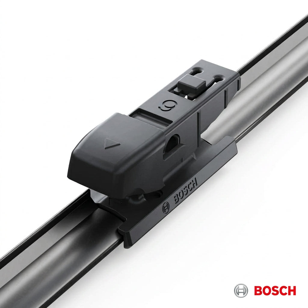 Detaliu al adaptorului premontat pe lamela Bosch Aerotwin A315S