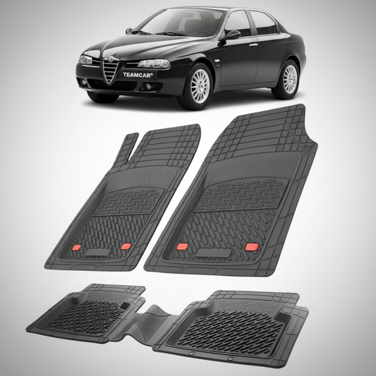 set de covorase din cauciuc negre cu o alfa romeo 156 neagra in fundal