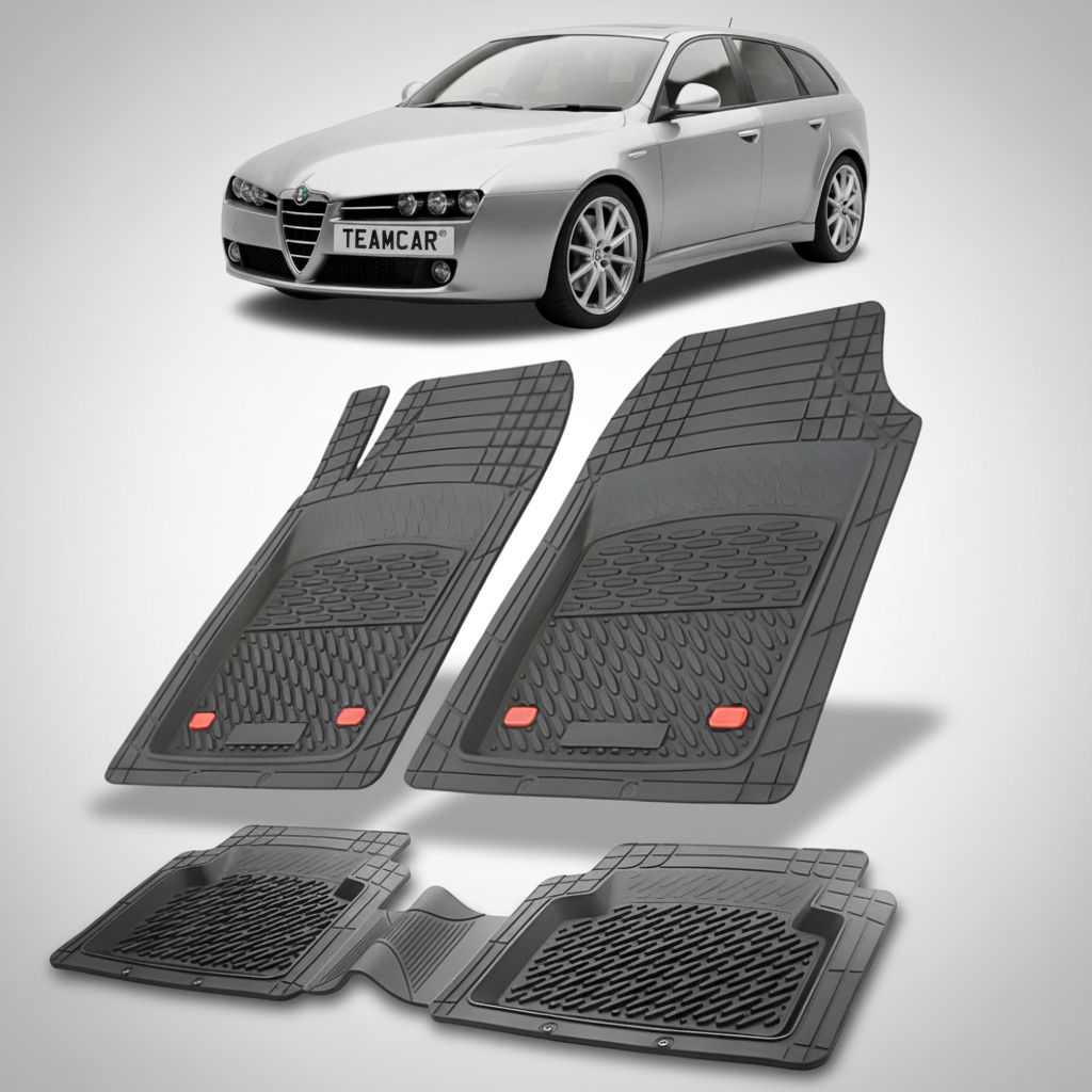 set de covorase din cauciuc negre cu o alfa romeo 159 sportwagon argintie in fundal