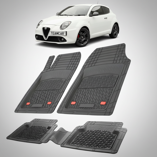 set de covorase din cauciuc negre cu o alfa romeo mito hatchback alba in fundal