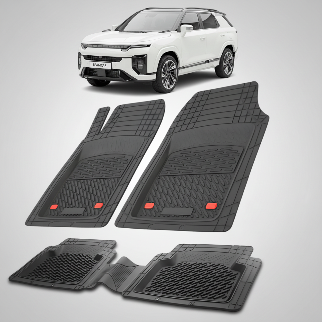 Set de covorașe auto negre cu o mașină albă în fundal