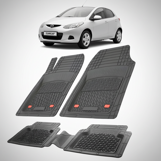 set de covorase din cauciuc negre cu o mazda 2 de hatchback 5 usi argintiu in fundal