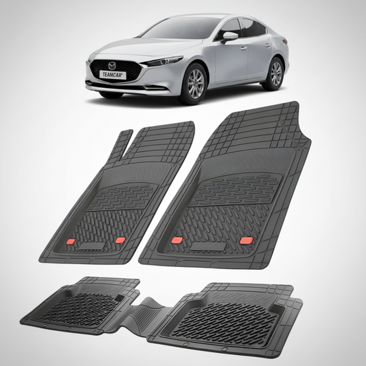 set de covorase din cauciuc negre cu o mazda 3 bp sedan argintie in fundal