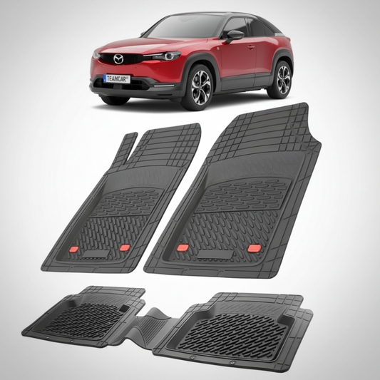 set de covorase din cauciuc negre cu o mazda mx-30 dr suv ev r-ev rosu in fundal