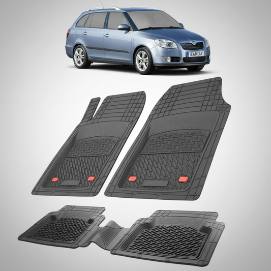 set de covorase din cauciuc negre cu o skoda fabia ii combi albastra in fundal