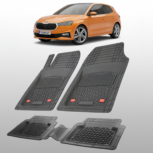set de covorase din cauciuc negre cu o skoda fabia iv hatchback portocalie in fundal