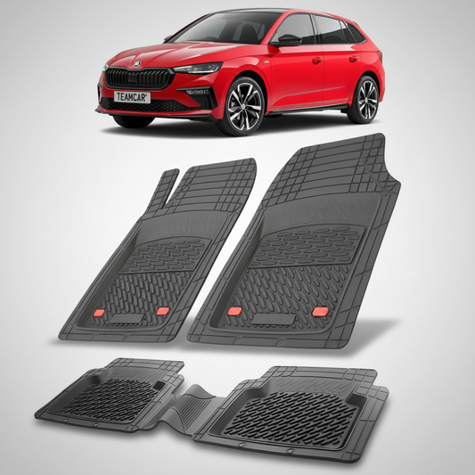 set de covorase din cauciuc negre cu o skoda scala hatchback facelift rosie in fundal