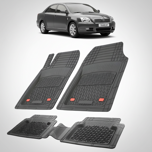 set de covorase din cauciuc negre cu o toyota avensis sedan t25 neagra in fundal