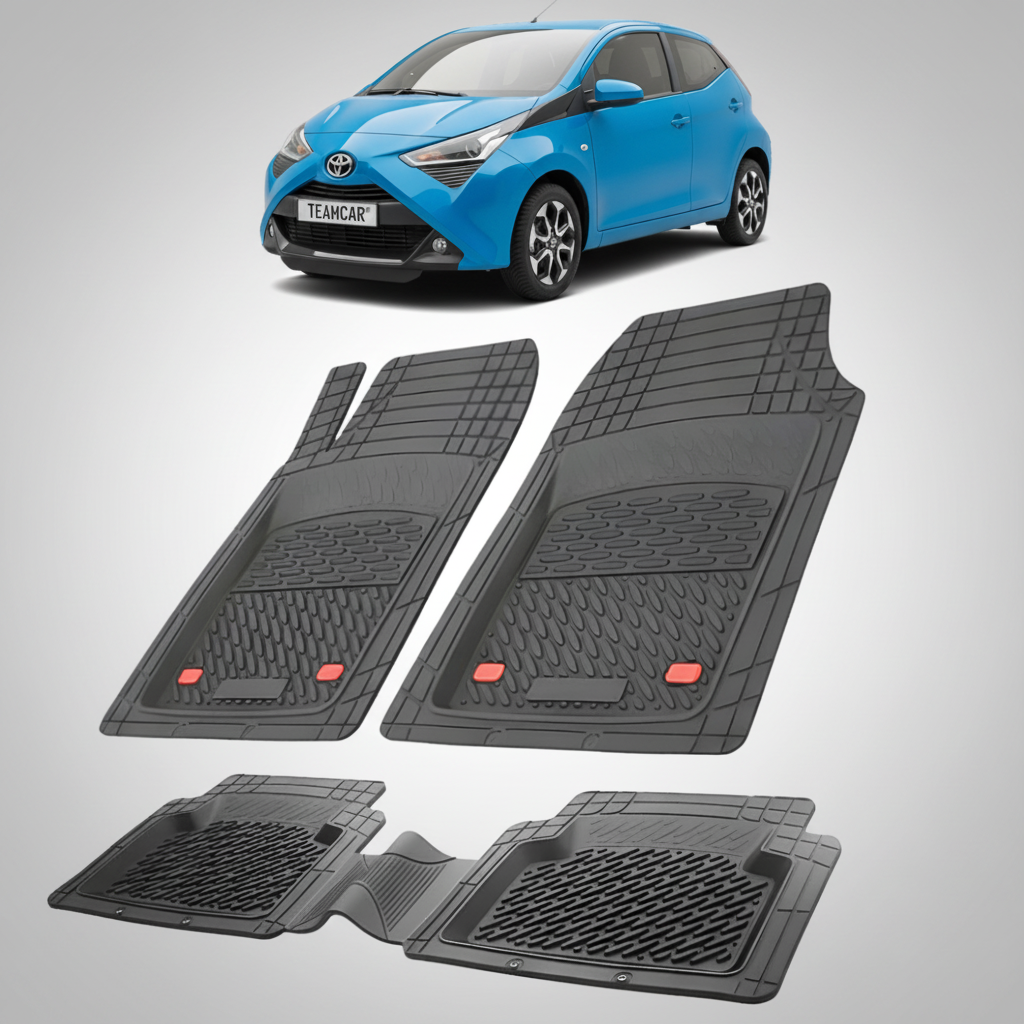 set de covorase din cauciuc negre cu o toyota aygo ab40 hatchback albastra in fundal