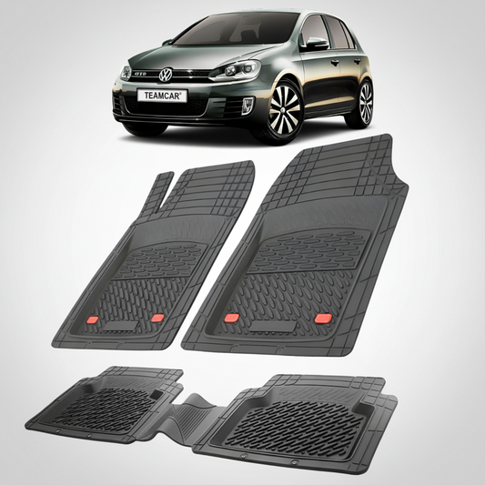 set de covorase din cauciuc negre cu un volkswagen golf 6 negru in fundal