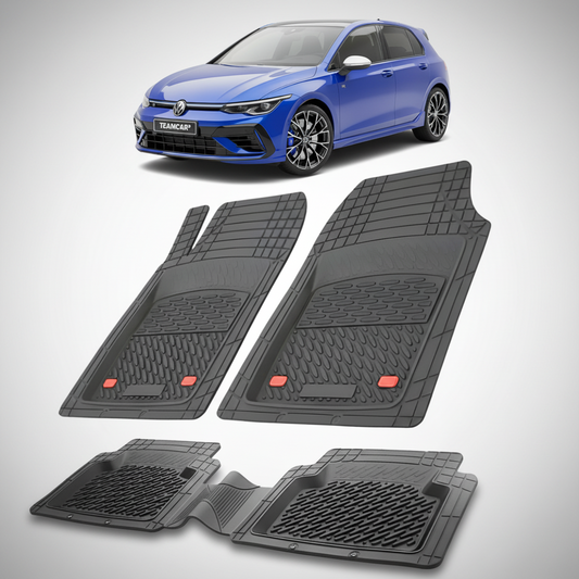 set de covorase din cauciuc negre cu un volkswagen golf mk8 hatchback 5 usi albastru in fundal