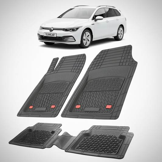 set de covorase din cauciuc negre cu un volkswagen golf mk8 variant combi alb in fundal