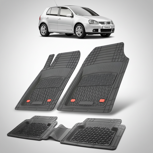 set de covorase din cauciuc negre cu un volkswagen golf v hatchback gri in fundal