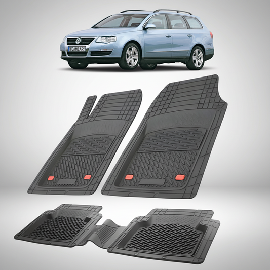 set de covorase din cauciuc negre cu un Volkswagen passat b6 variant break albastru in fundal