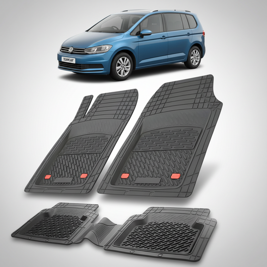 set de covorase din cauciuc negre cu un volkswagen touran 5t mpv albastru in fundal