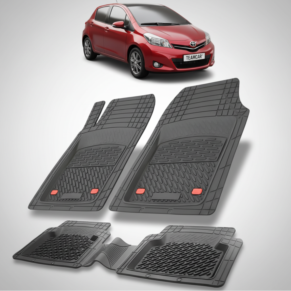set de covorase din cauciuc negre cu o toyota yaris xp130 hatchback rosie in fundal
