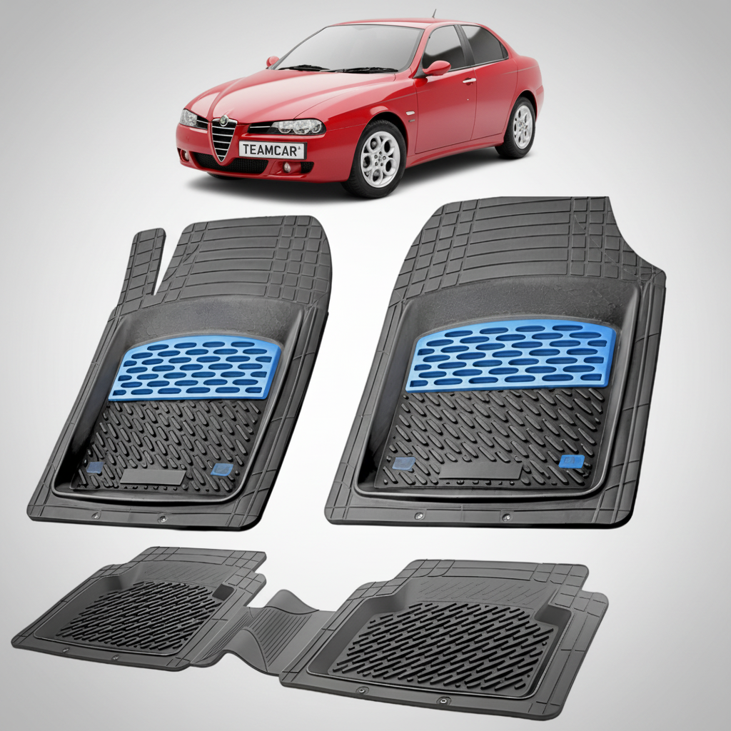 set de covorase din cauciuc negre cu accente albastre cu o alfa romeo 156 rosie in fundal
