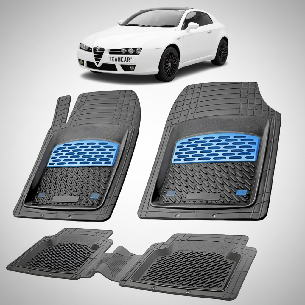 fekete gumiszőnyegek kék díszítéssel, a háttérben egy fehér Alfa Romeo Brera kupéval
