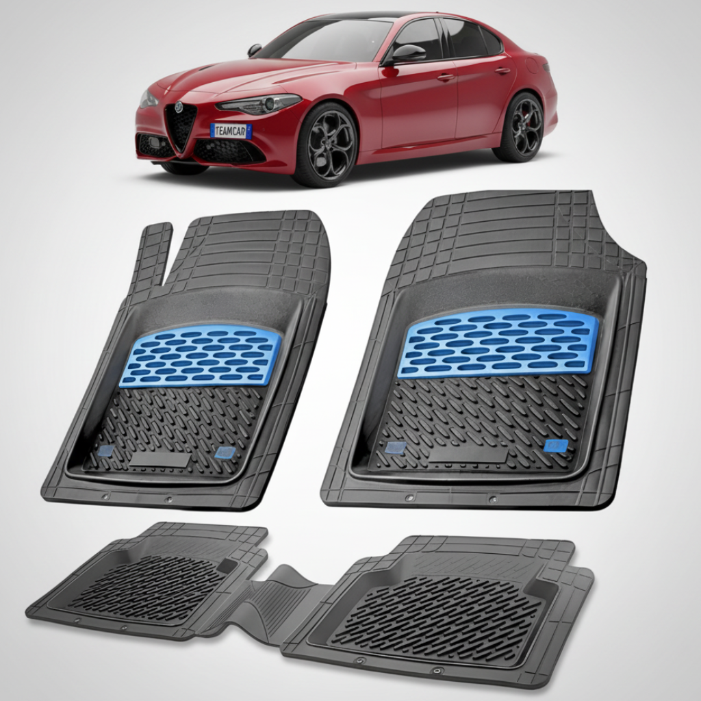 set de covorase din cauciuc negre cu accente albastre cu o alfa romeo giulia sedan rosie in fundal