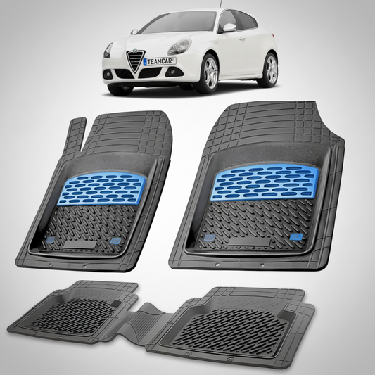set de covorase din cauciuc negre cu accente albastre cu o alfa romeo giulietta hatchback alba in fundal