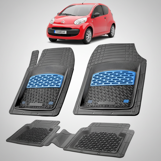 set de covorase din cauciuc negre cu accente albastre cu un citroen c1 hatchback pre-facelift rosu in fundal