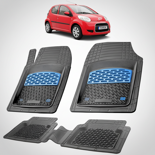 set de covorase din cauciuc negre cu accente albastre cu un citroen c1 hatchback facelift rosu in fundal