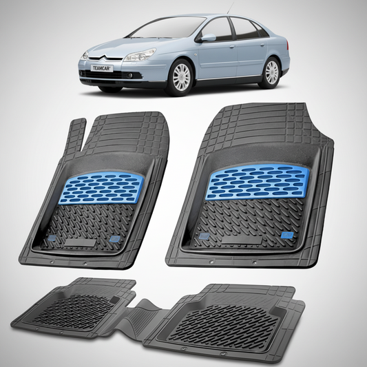 set de covorase din cauciuc negre cu accente albastre cu un citroen c5 generatia i albastru in fundal