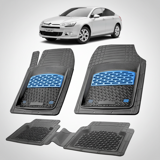 set de covorase din cauciuc negre cu accente albastre cu un citroen c5 sedan gen2 argintiu in fundal