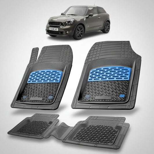 set de covorase din cauciuc negre cu accente albastre cu un mini paceman r61 gri inchis in fundal