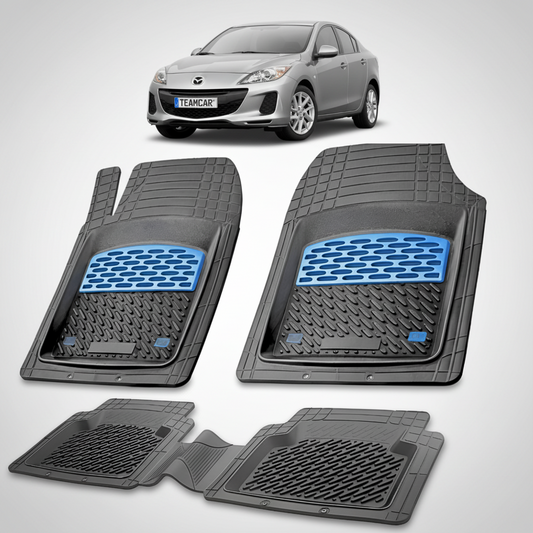 set de covorase din cauciuc negre cu accente albastre cu o mazda 3 bl facelift sedan gri inchis in fundal