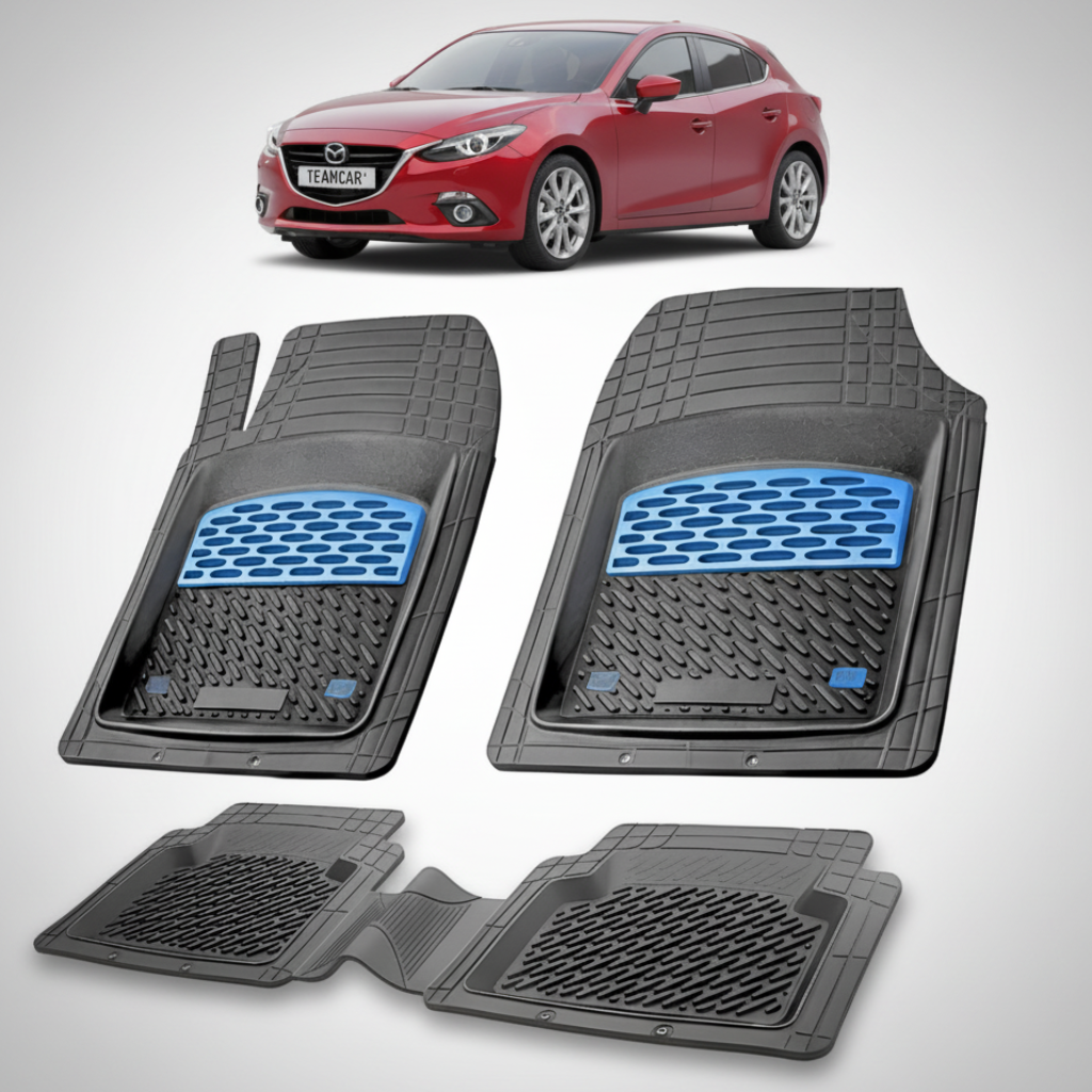 set de covorase din cauciuc negre cu accente albastre cu o mazda 3 bm/bn hatchback rosie in fundal