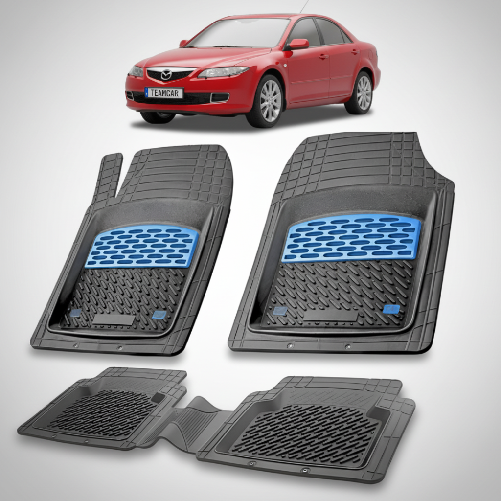 set de covorase din cauciuc negre cu accente albastre cu o mazda 6 gg/gy sedan rosu in fundal