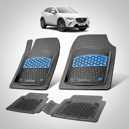 set de covorase din cauciuc negre cu accente albastre cu o mazda cx-3 dk facelift suv alba in fundal