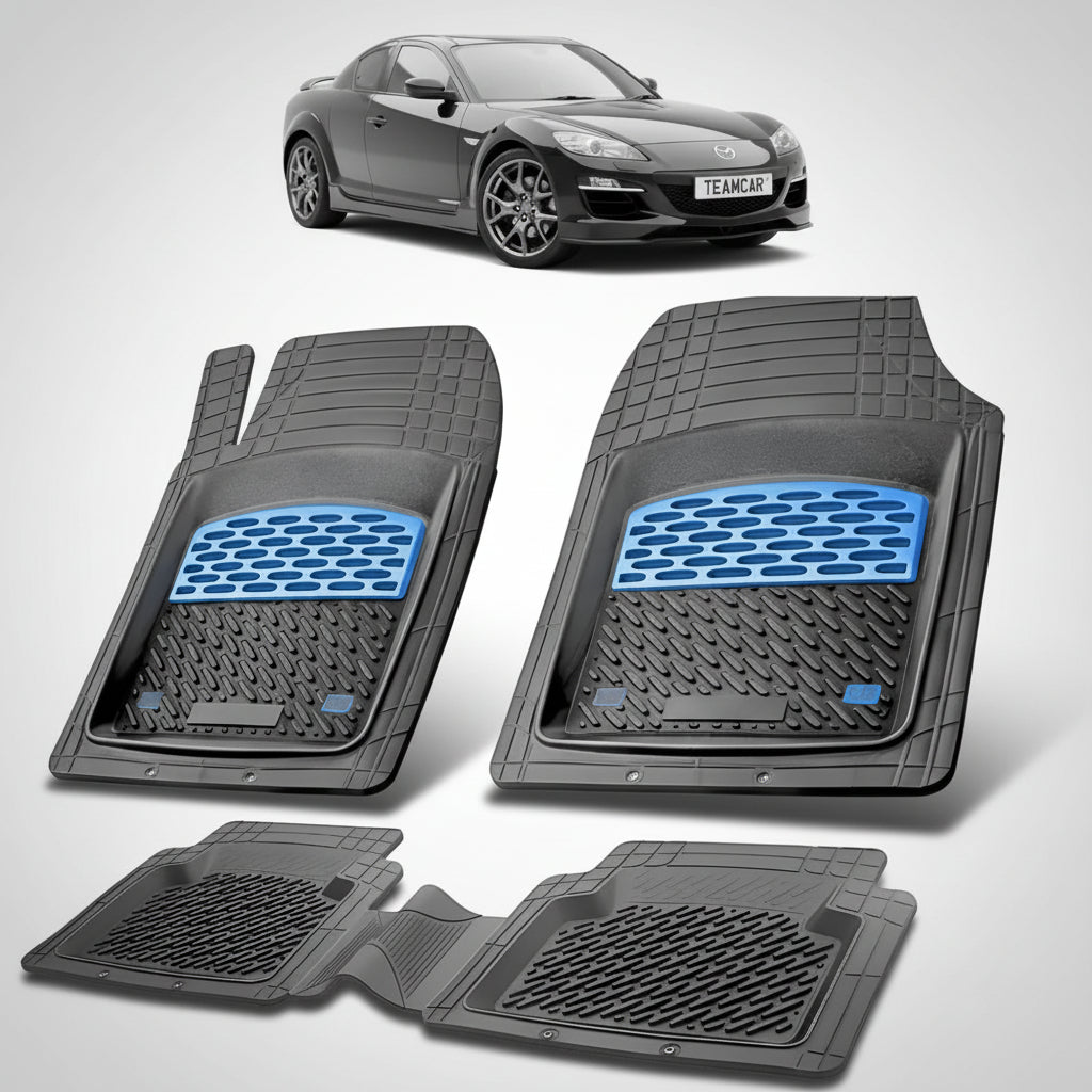 set de covorase din cauciuc negre cu accente albastre cu o mazda rx-8 se facelift coupe neagra in fundal