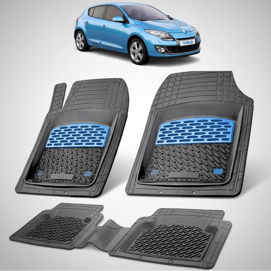 set de covorase din cauciuc negre cu accente albastre cu o renault megane iii hatchback albastra  in fundal