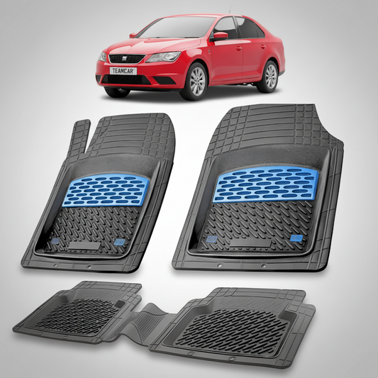 set de covorase din cauciuc negre cu accente albastre cu un seat toledo mk4 sedan rosu in fundal