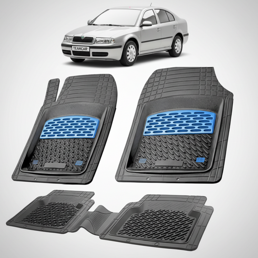 set de covorase din cauciuc negre cu accente albastre cu o skoda octavia i liftback argintie in fundal