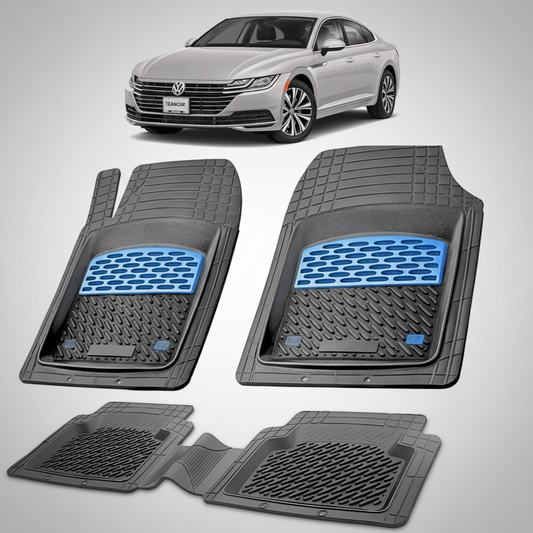 set de covorase din cauciuc negre cu accente albastre cu un volkswagen arteon 3h fastback gri in fundal