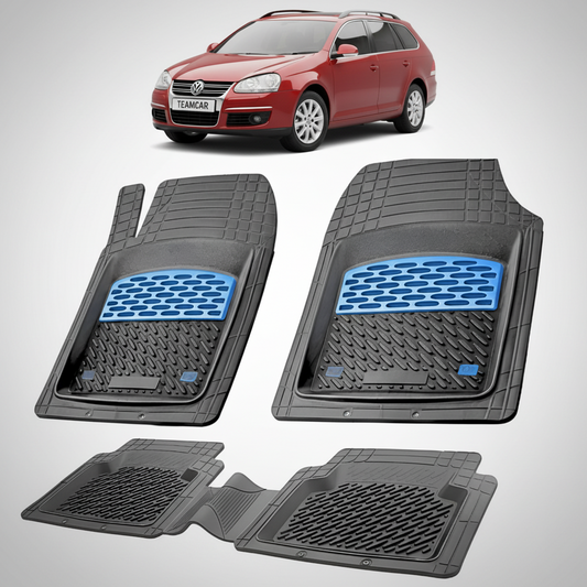 set de covorase din cauciuc negre cu accente albastre cu un volkswagen golf 5 variant rosu in fundal
