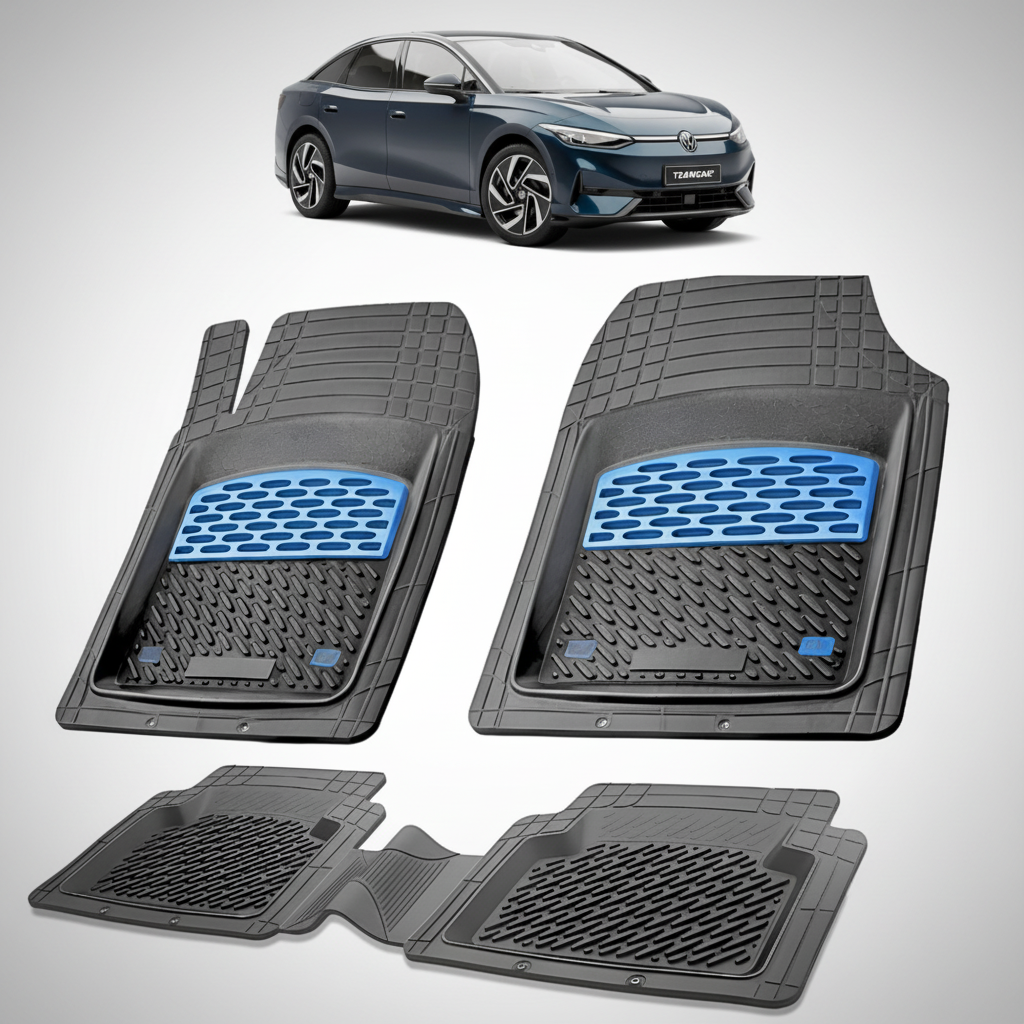 set de covorase din cauciuc negre cu accente albastre cu un volkswagen id.7 e35 electric sedan combi albastru inchis in fundal