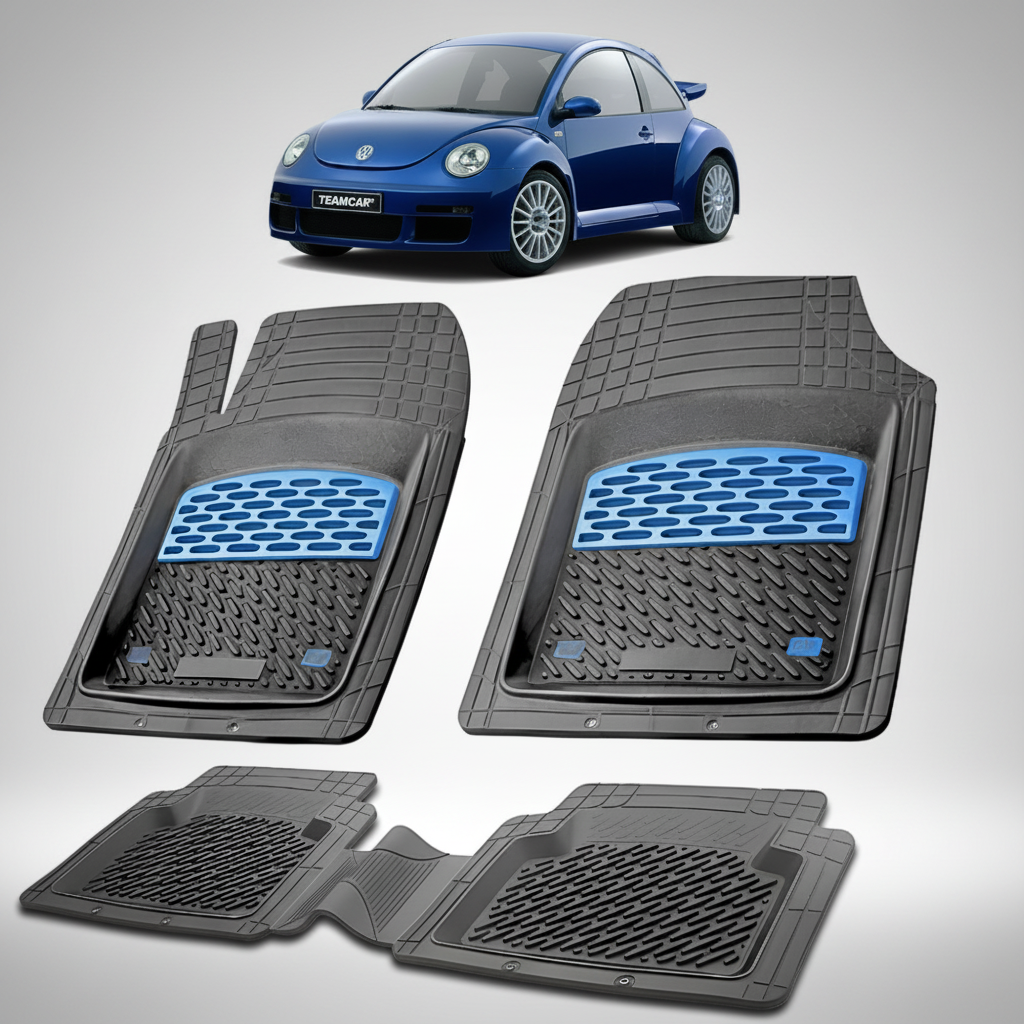 set de covorase din cauciuc negre cu accente albastre cu un volkswagen new beetle albastru in fundal