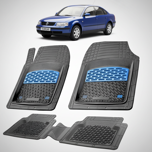 set de covorase din cauciuc negre cu accente albastre cu un volkswagen passat b5 sedan albastru in fundal