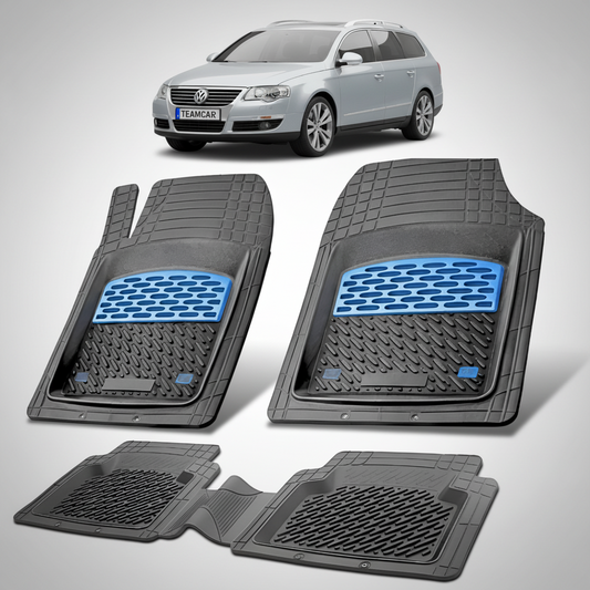 set de covorase din cauciuc negre cu accente albastre cu un volkswagen passat b6 variant gri in fundal
