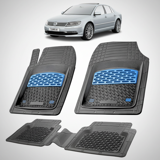 set de covorase din cauciuc negre cu accente albastre cu un volkswagen phaeton 2 argintiu in fundal