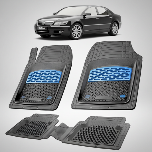 set de covorase din cauciuc negre cu accente albastre cu un volkswagen phaeton negru in fundal