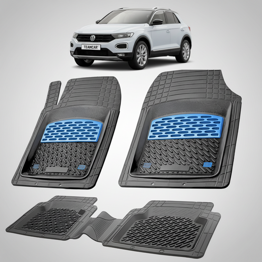 set de covorase din cauciuc negre cu accente albastre cu un volkswagen t-roc I gri in fundal