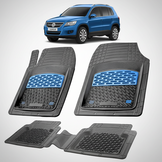 set de covorase din cauciuc negre cu accente albastre cu un Volkswagen tiguan ad1 suv albastru in fundal