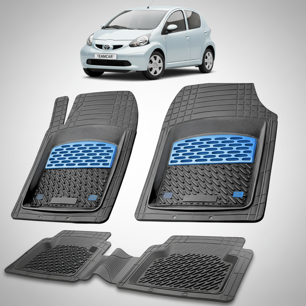 set de covorase din cauciuc negre cu accente albastre cu o toyota aygo ab10 hatchback gri in fundal